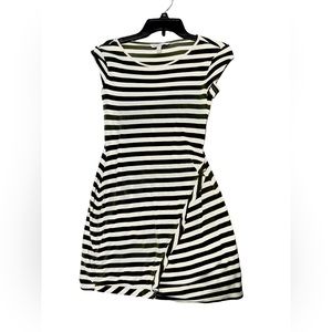 41 Hawthorne Stichfix Olive Green and White Striped Dress. Size M, Size 6-8 fit.